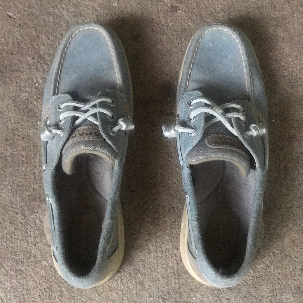 Sperry size 7 medium shoes.